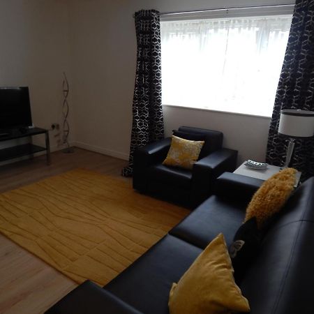River Court Apartments Lets CBG Esterno foto