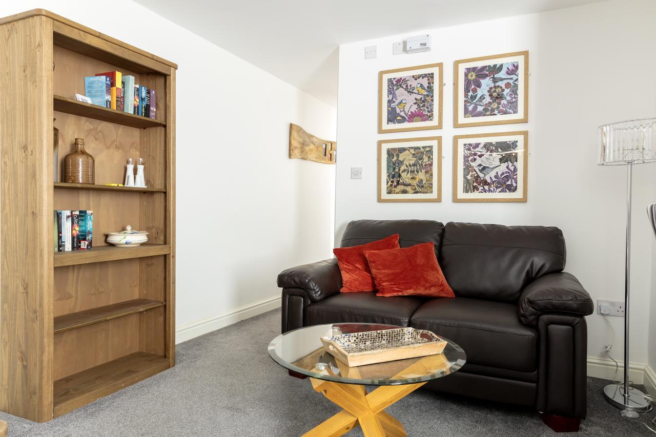 River Court Apartments Lets CBG Esterno foto