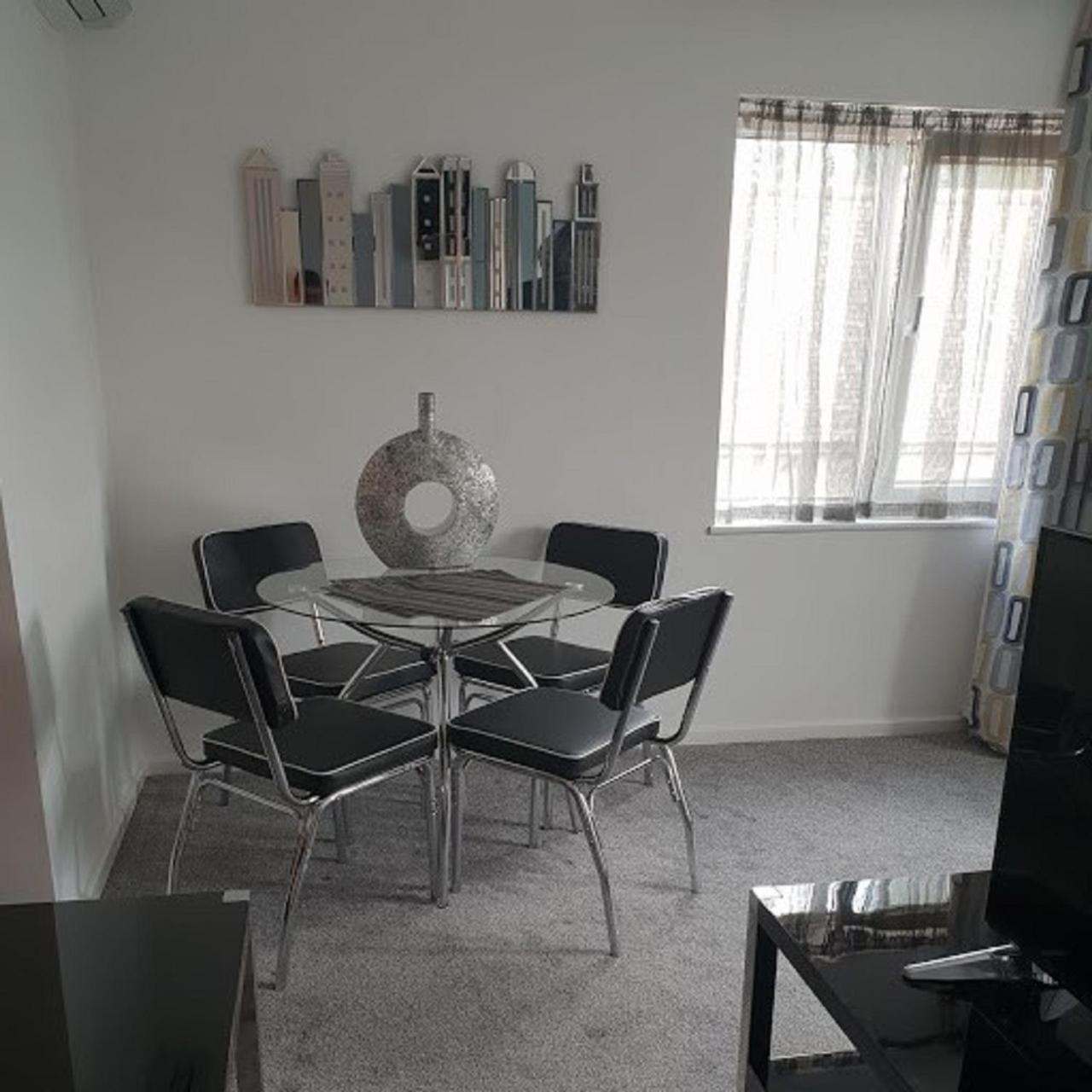 River Court Apartments Lets CBG Esterno foto