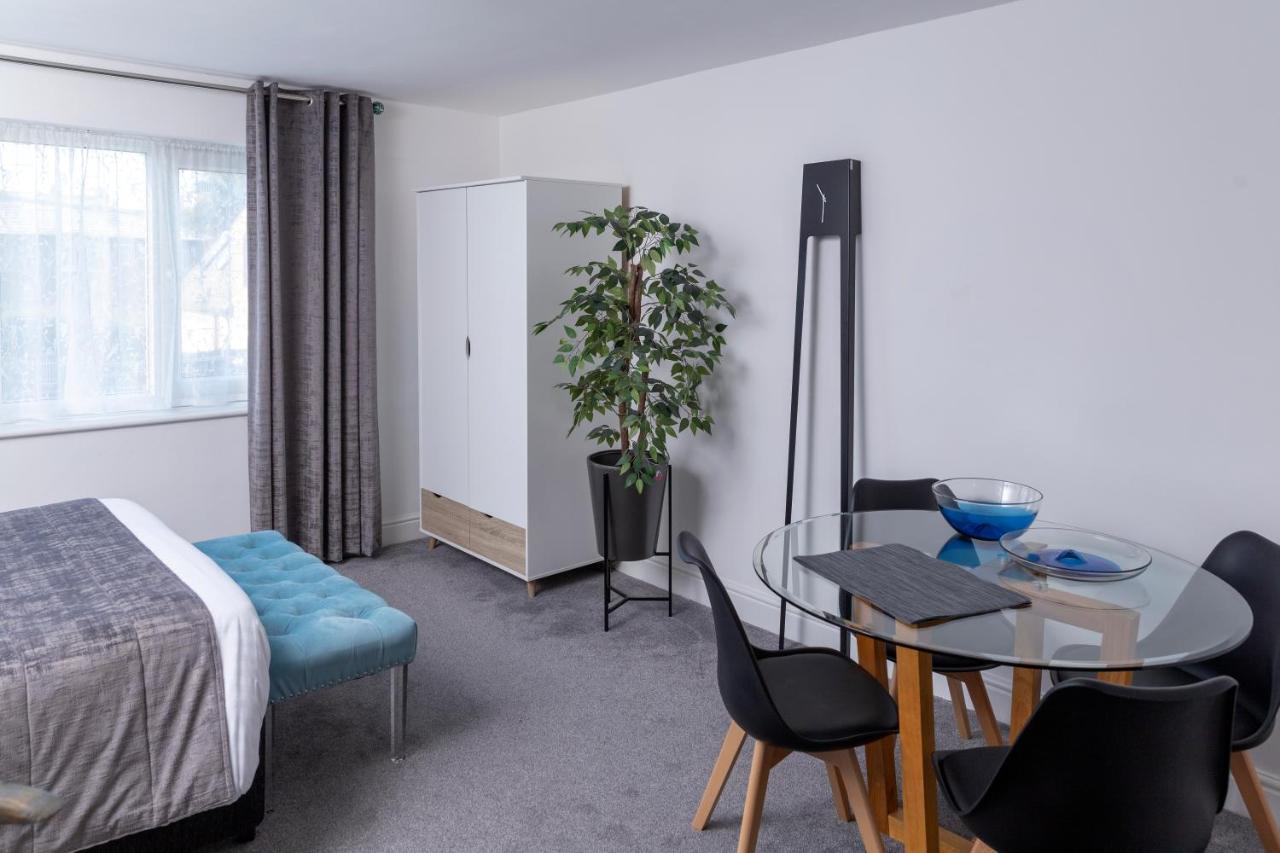 River Court Apartments Lets CBG Esterno foto
