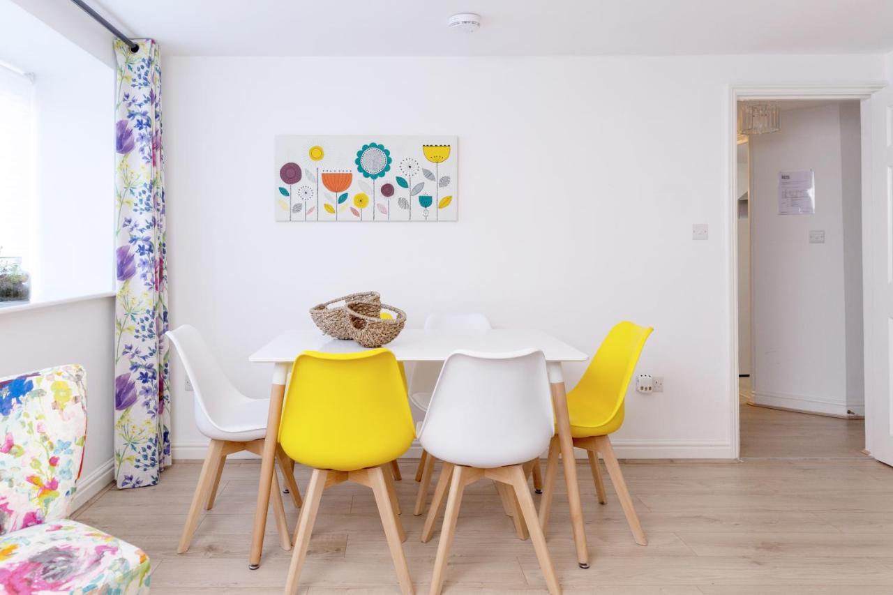 River Court Apartments Lets CBG Esterno foto