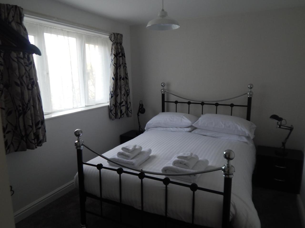 River Court Apartments Lets CBG Esterno foto